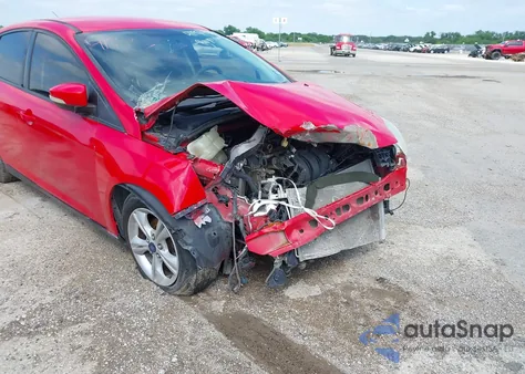 2014 Ford Focus Se z USA, uszkodzony, nr VIN 1FADP3F27EL362166